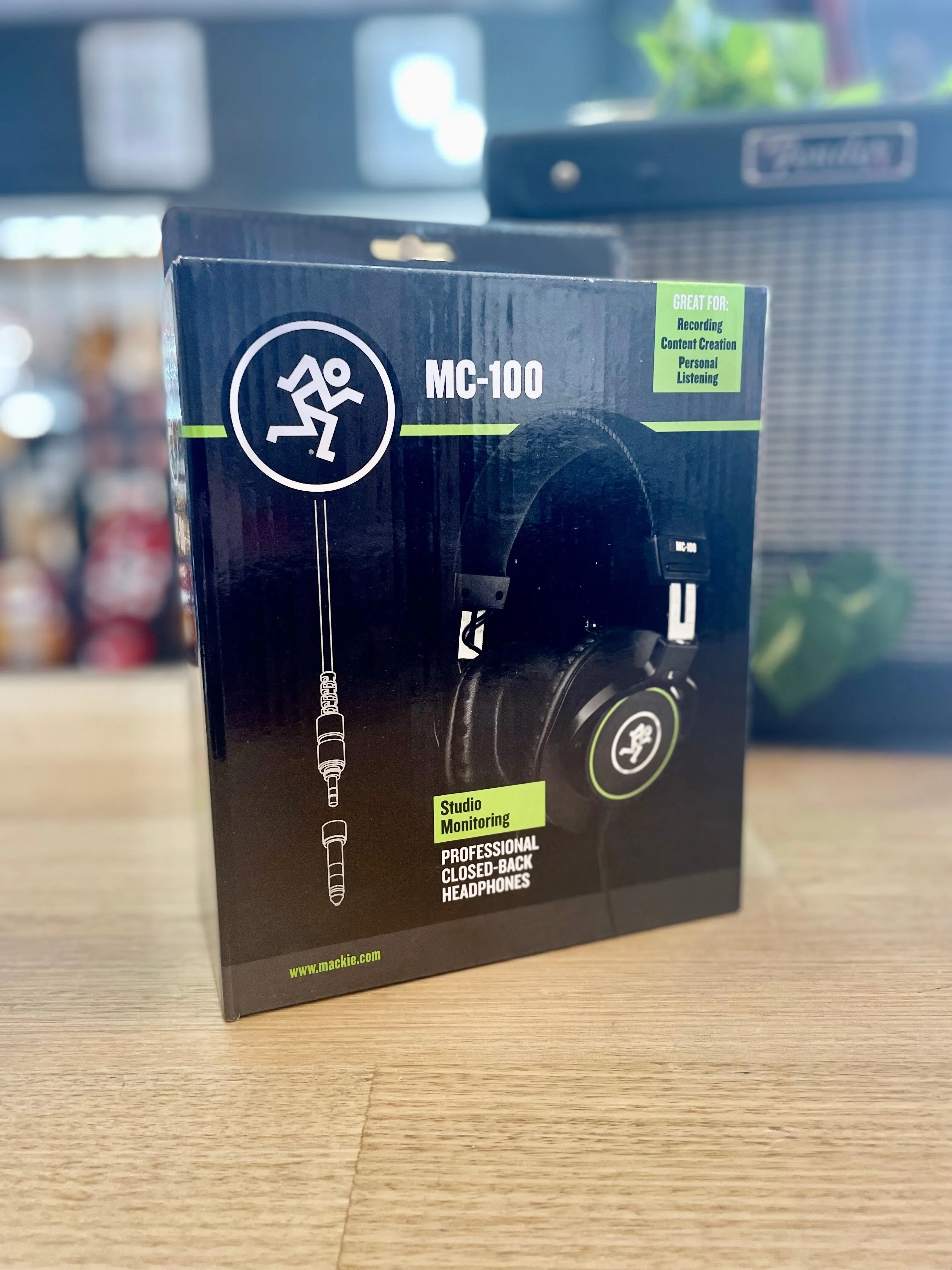 Mackie | MC-100 | Closed Back | Studio Headphones